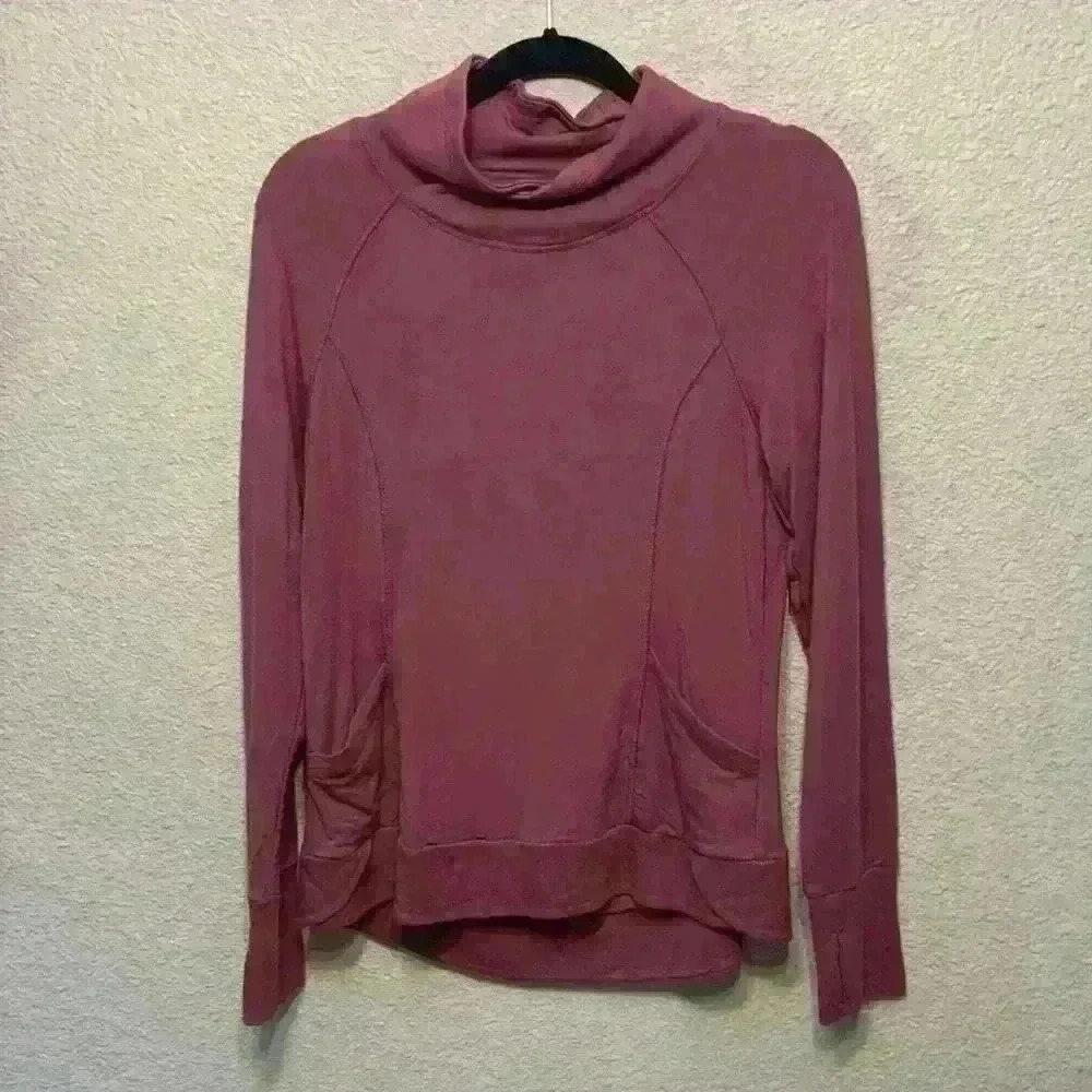 Pink mock neck Yogalicious sz SM athleisure activewear active hiking running